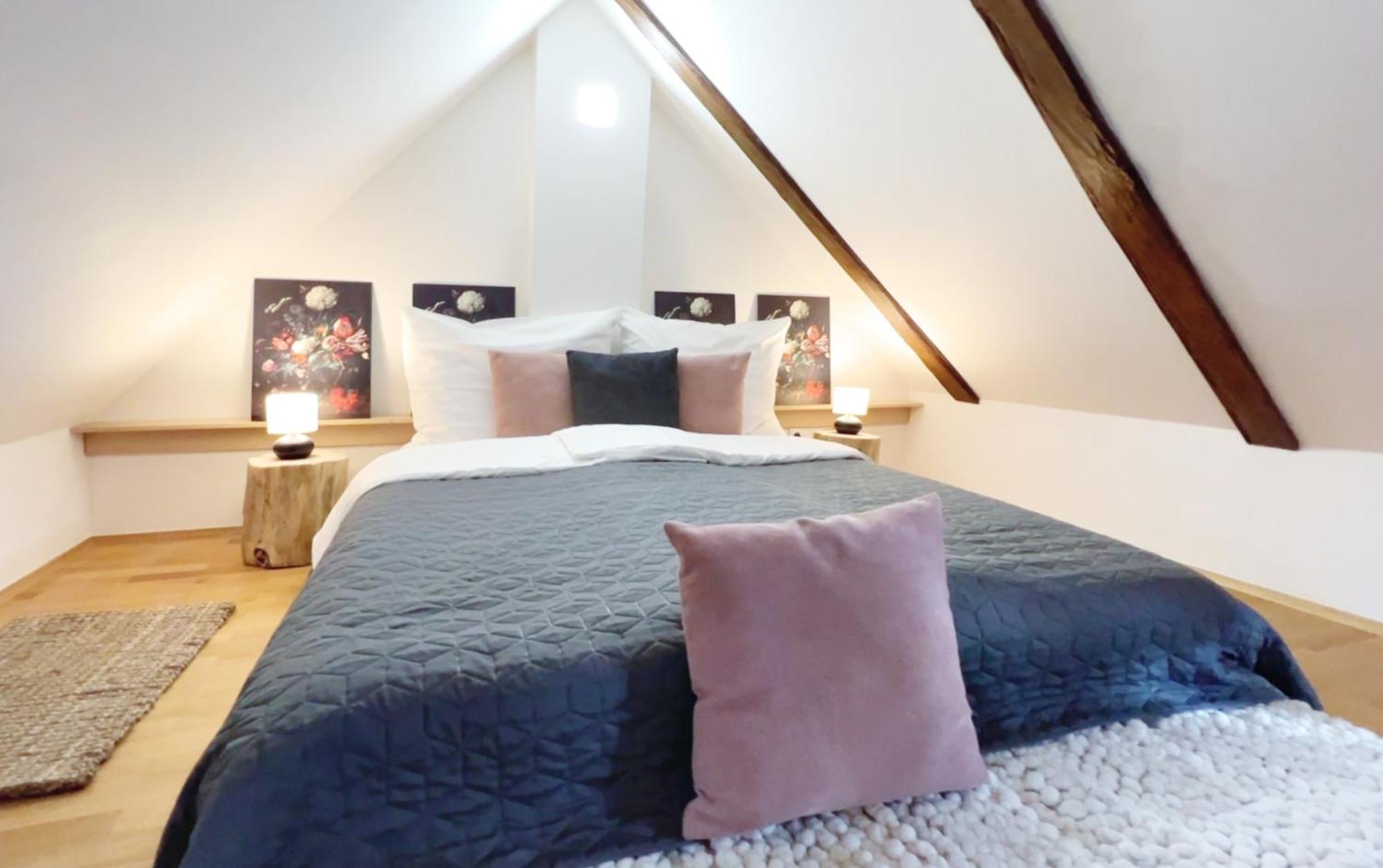 Charles Bridge Apartmán *